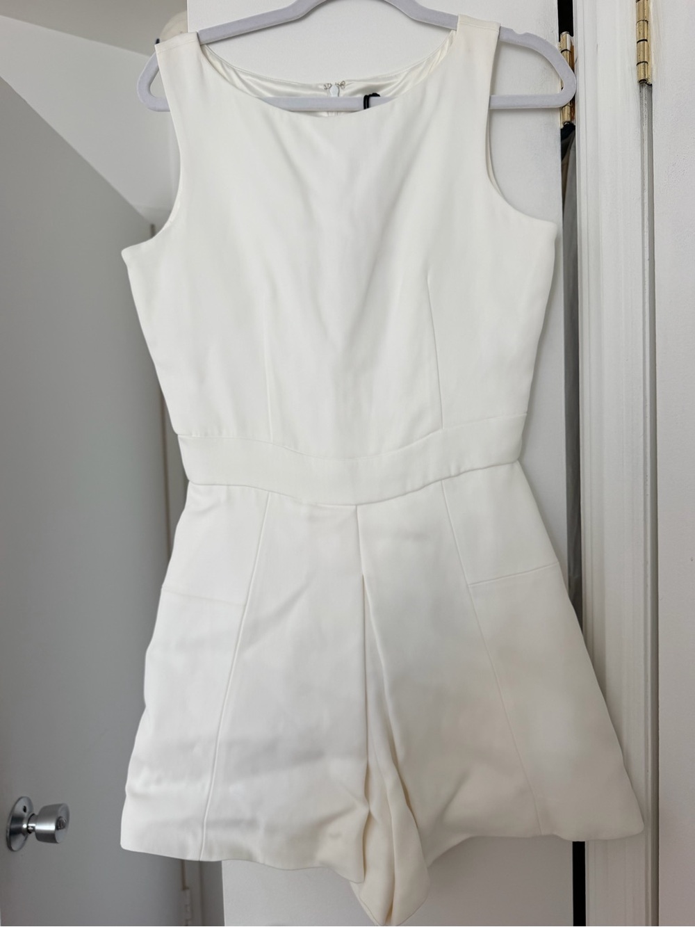 Suistudio Sleeveless White Romper